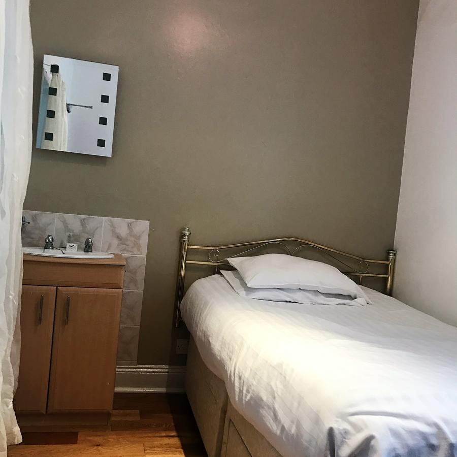 The New Clifton House Hotel 泰恩河畔纽卡斯尔 客房 照片